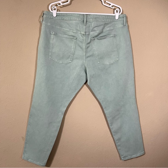 Universal Thread Light Green Wash Mid Rise Skinny Jeans Size 18 - Picture 2 of 6